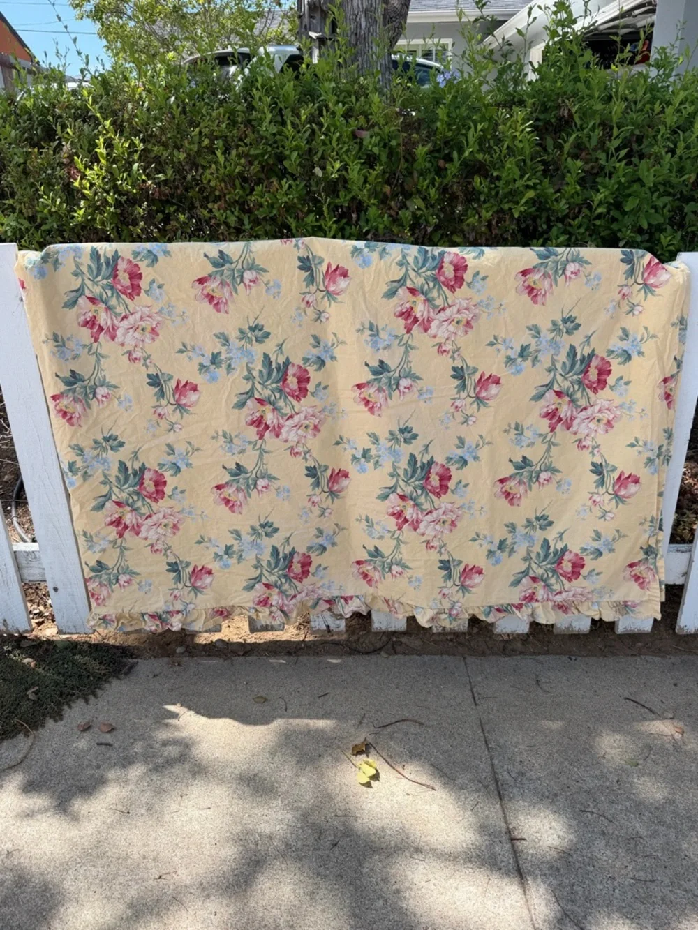 Vintage Ralph Lauren Parsonage Lane Ruffled King Flat Sheet Yellow Floral GUC